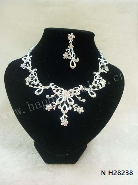 wedding necklace