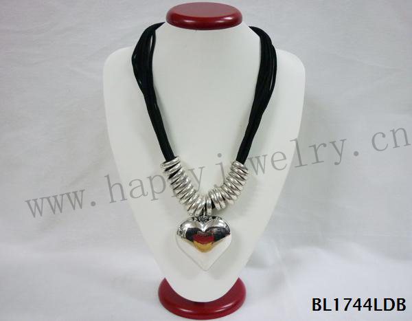 Antique sliver necklace